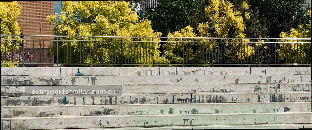 一天内的数据刷新节点横向时间线示意图，三个圆形刻度节点分别对应赛前两小时、比赛进行中每分钟与终场后十五分钟归档